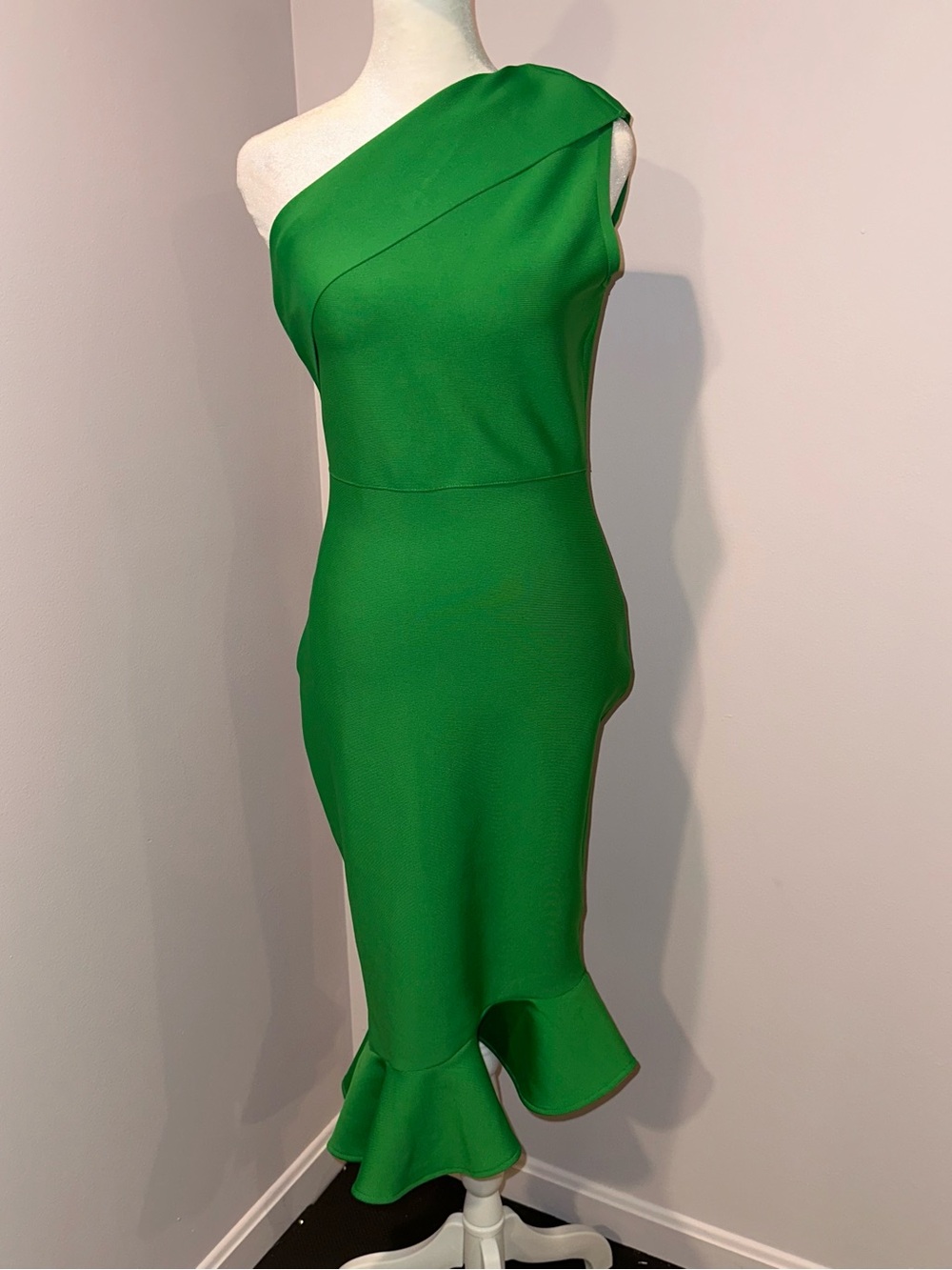 Elegant One-Shoulder Green Midi Dress